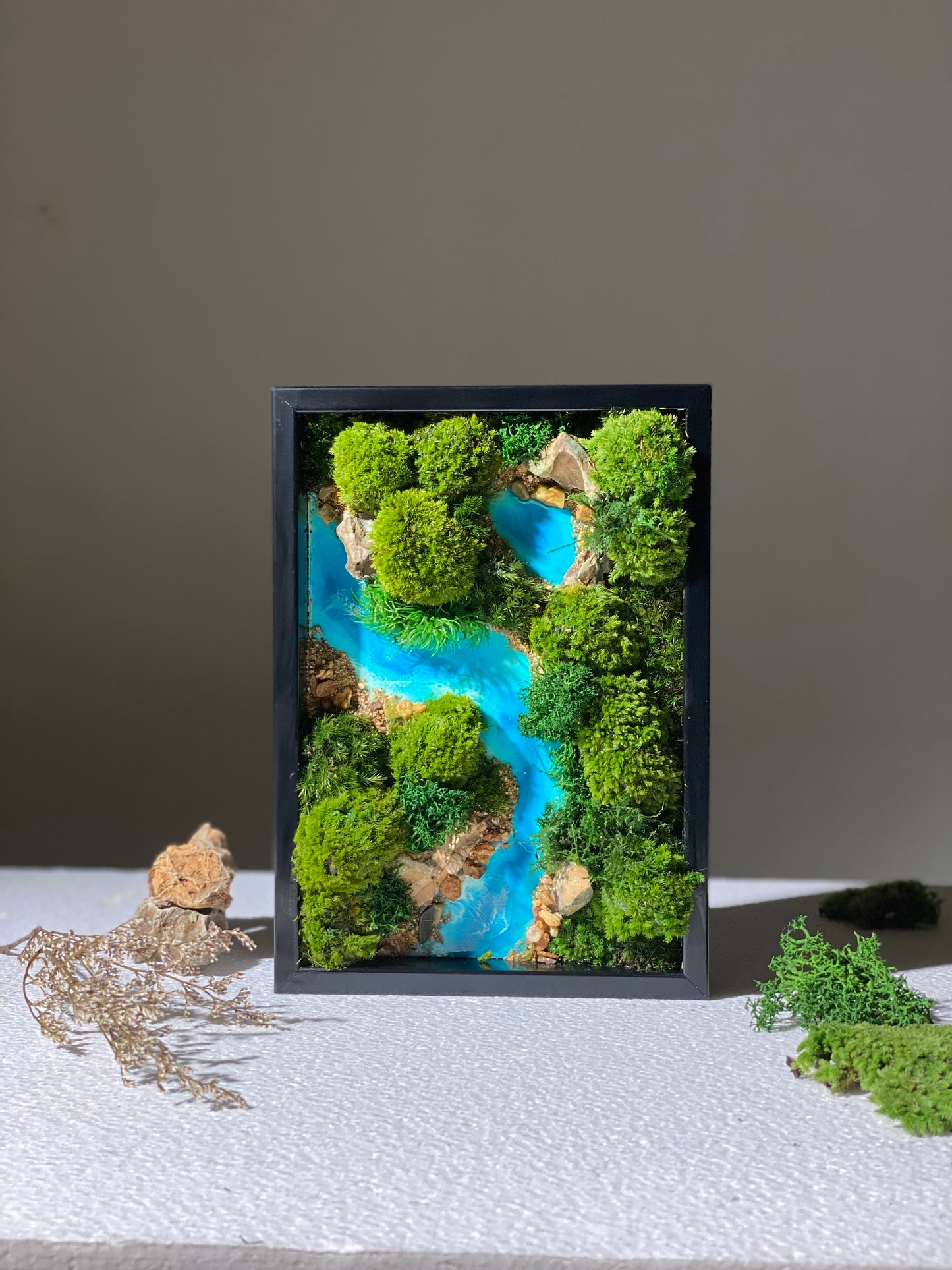 Preserved Moss Frame – Timeless Green Decor for Home & Office