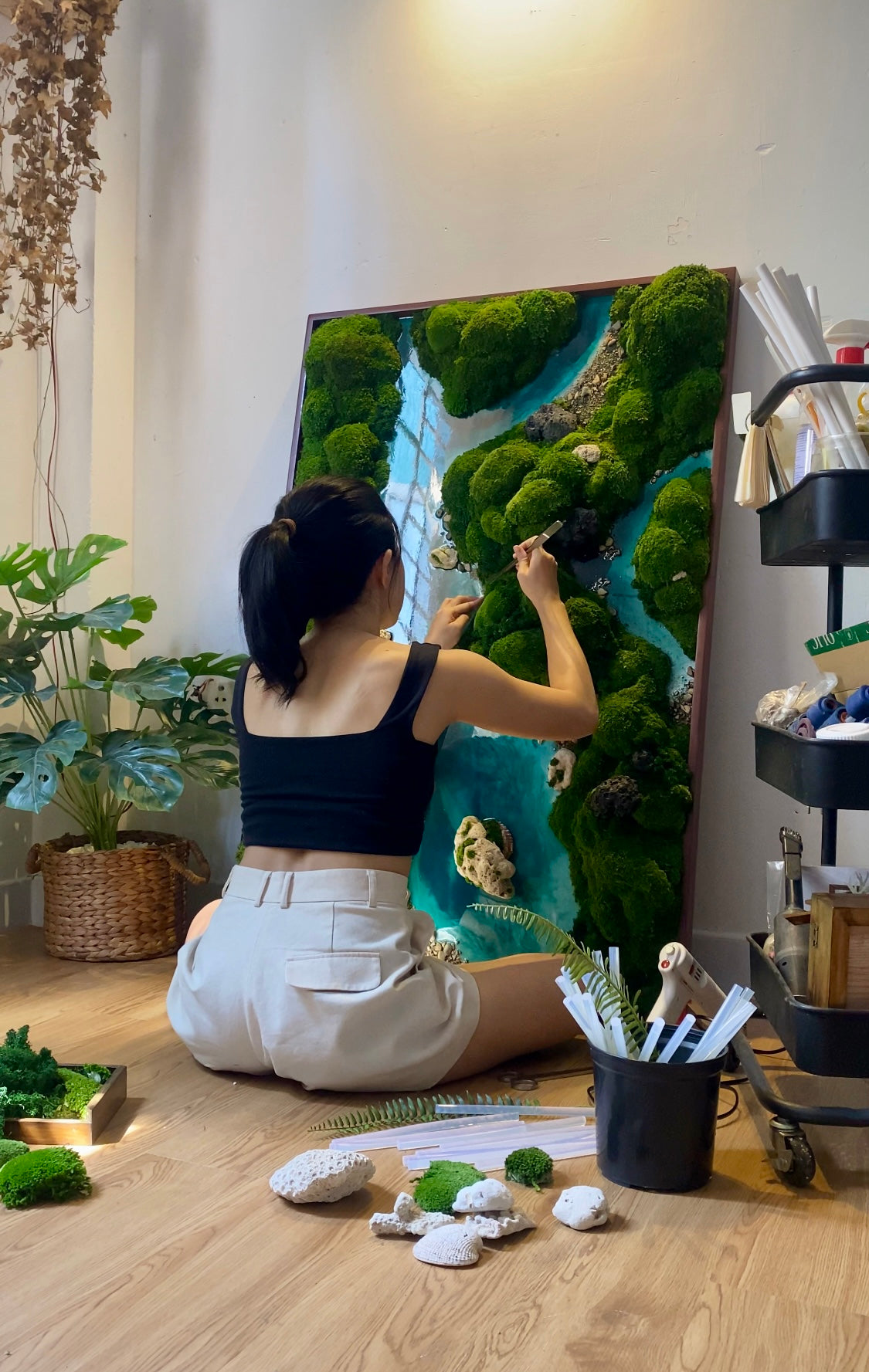 "The space in between" moss frame