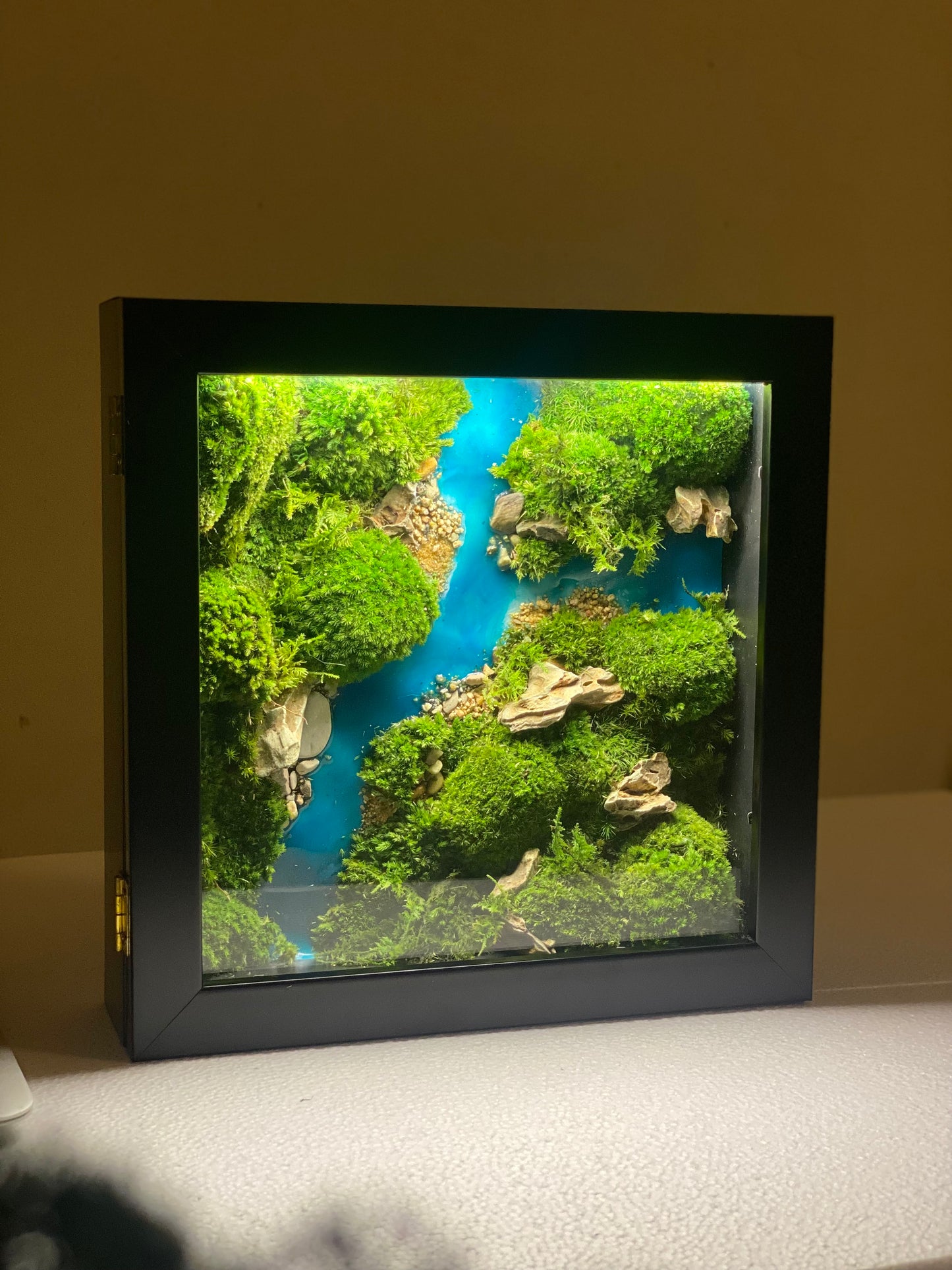 KHUÊ moss lamp
