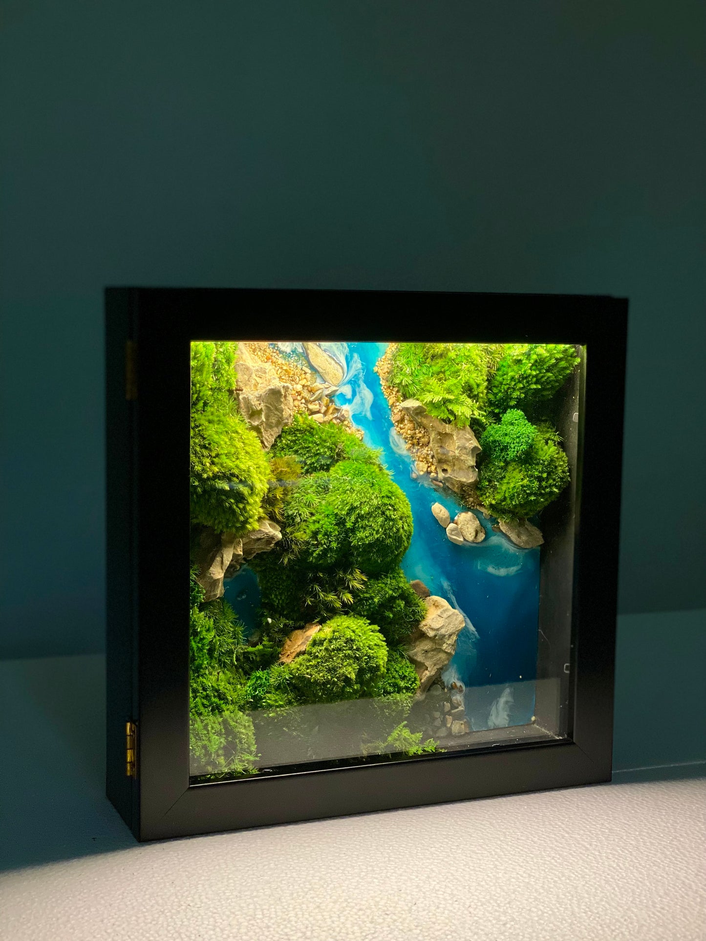 KHUÊ moss lamp