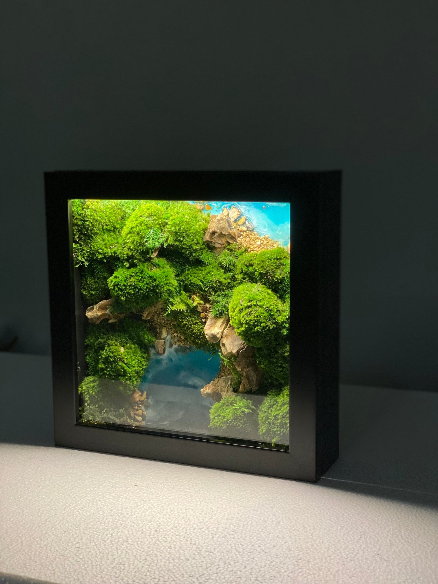KHUÊ moss lamp